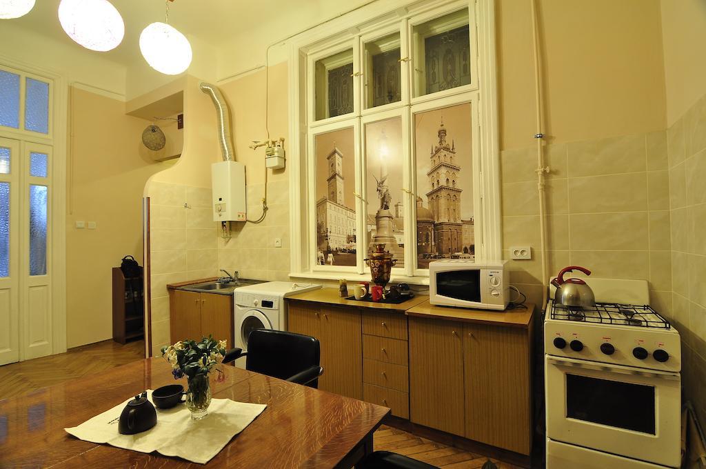 Voyager Hostel Lviv Exterior photo